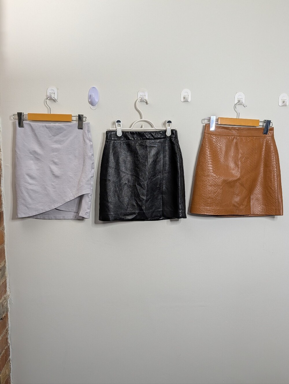 Aritzia Skirt Bundle Size XXS/00 - Wilfred Faux Leather Mini (x2) + Sunday Best